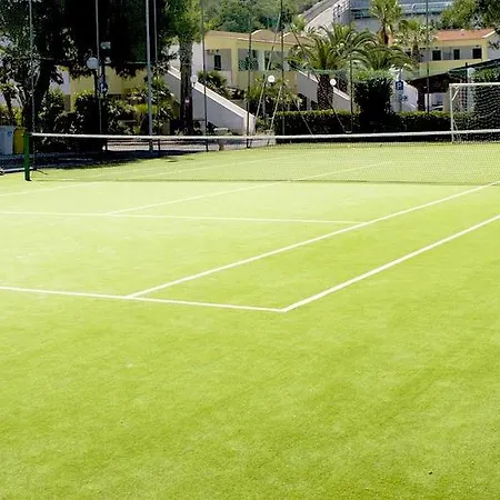 Hotel Park Village 4*
