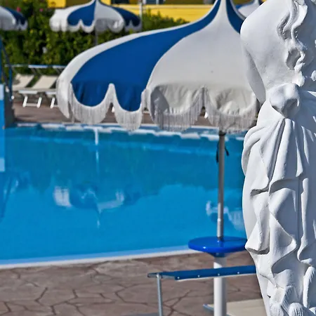 Hotel Park Village 4*