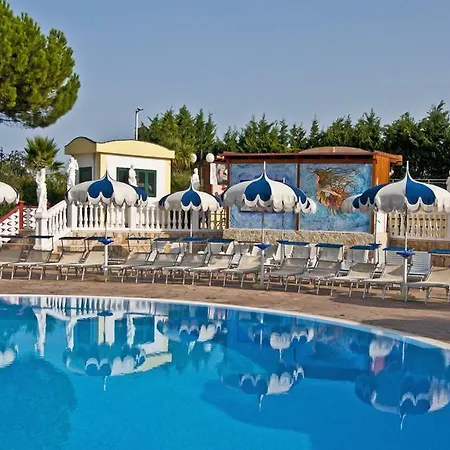 Park Village 4*